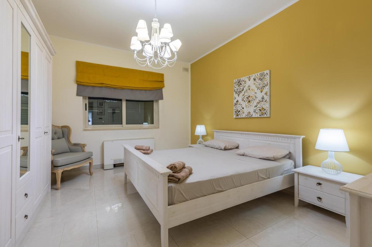 Villa Palma - Sunset Sea Views With Pool, Jacuzzi, Sauna And Games Room Mellieħa Kültér fotó