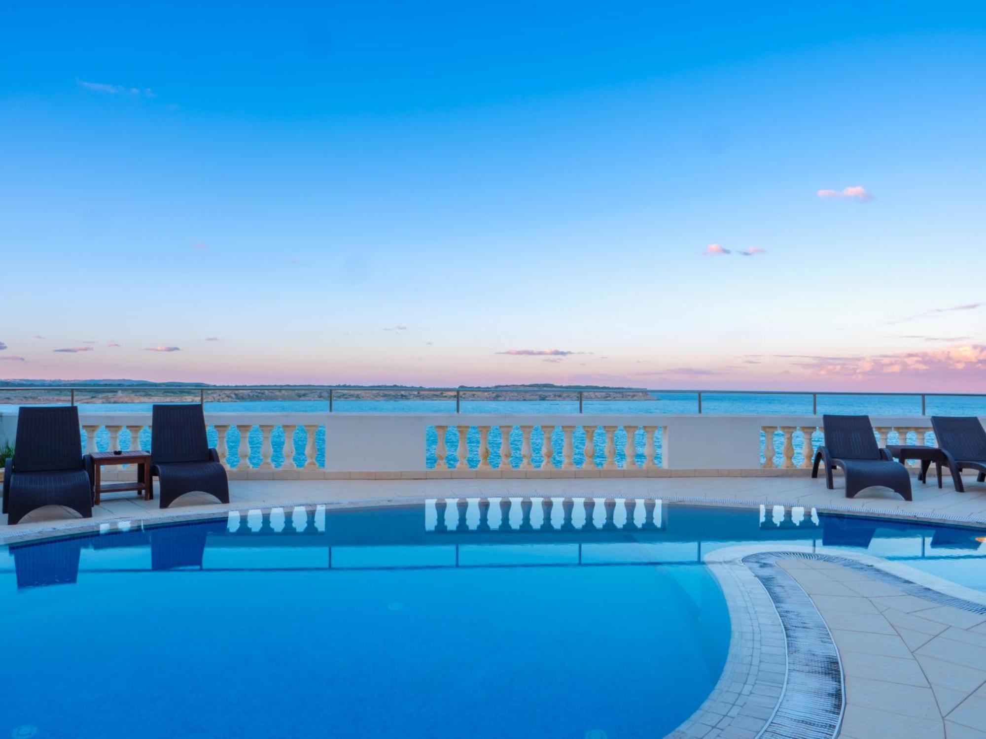 Villa Palma - Sunset Sea Views With Pool, Jacuzzi, Sauna And Games Room Mellieħa Kültér fotó