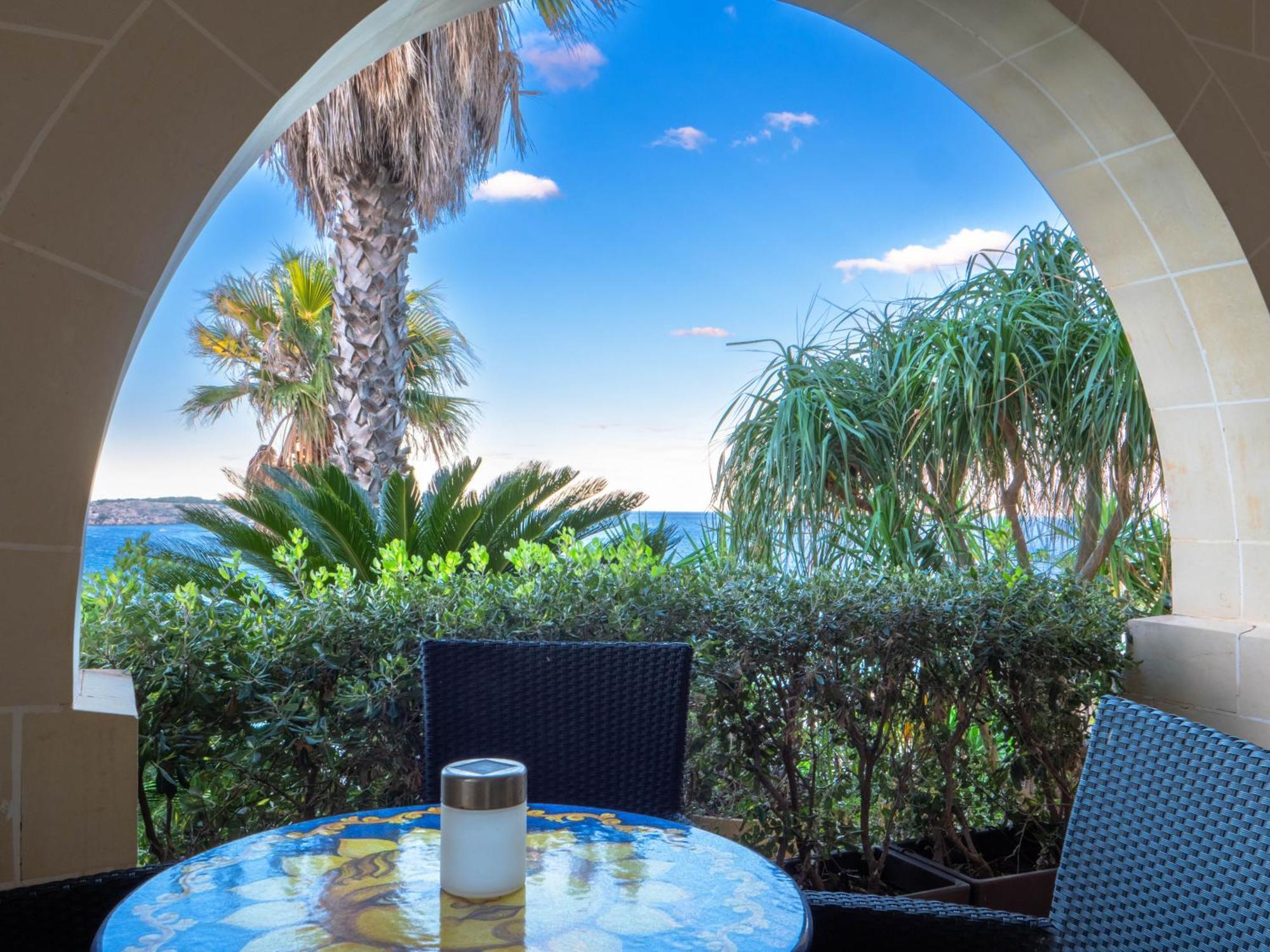 Villa Palma - Sunset Sea Views With Pool, Jacuzzi, Sauna And Games Room Mellieħa Kültér fotó