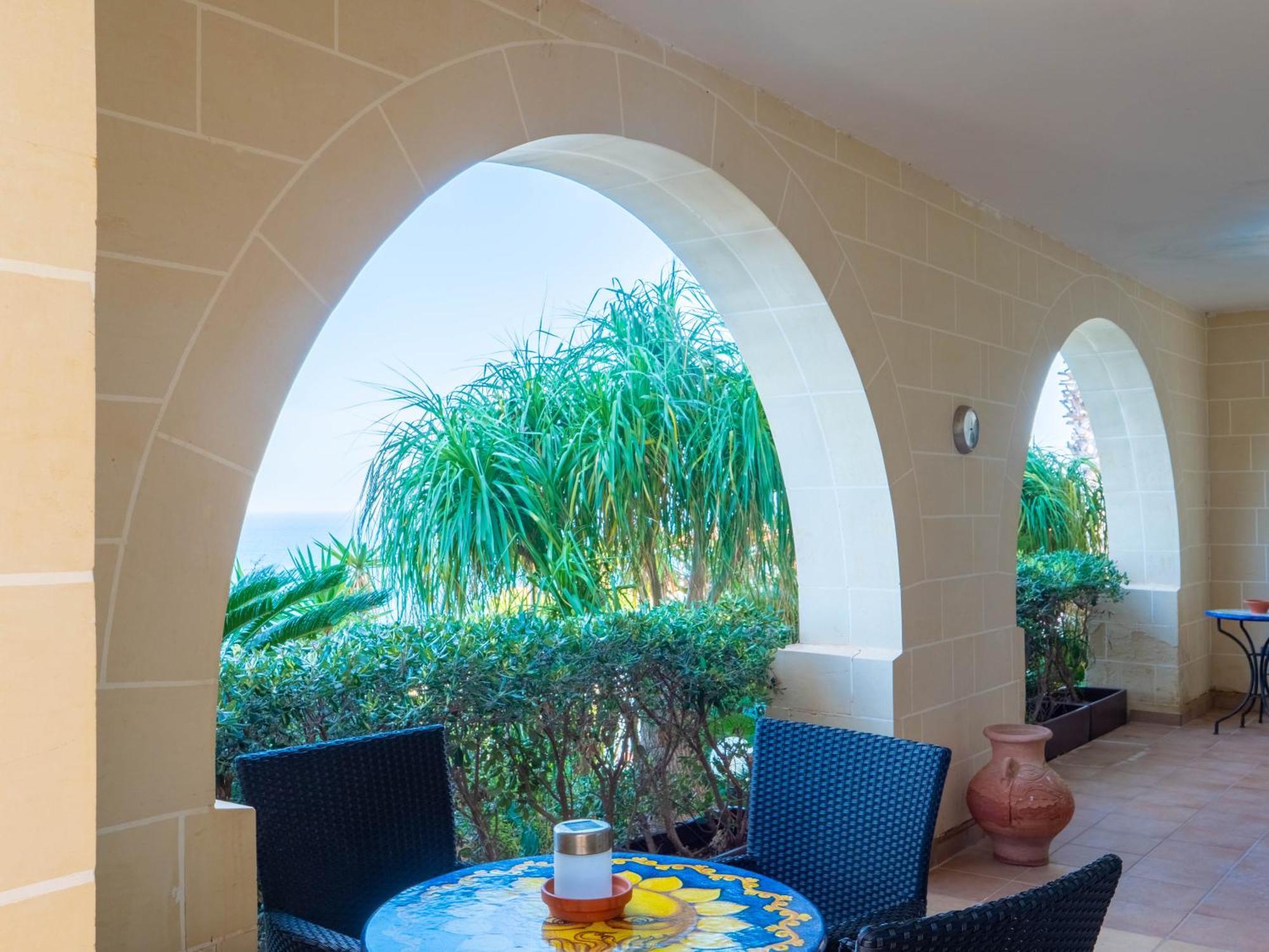 Villa Palma - Sunset Sea Views With Pool, Jacuzzi, Sauna And Games Room Mellieħa Kültér fotó